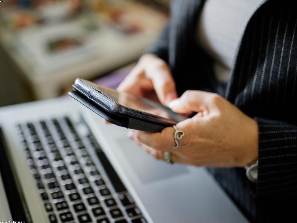 ព័តមានស្តីពីក្រុមហ៊ុន និងការច្នៃប្រឌិត