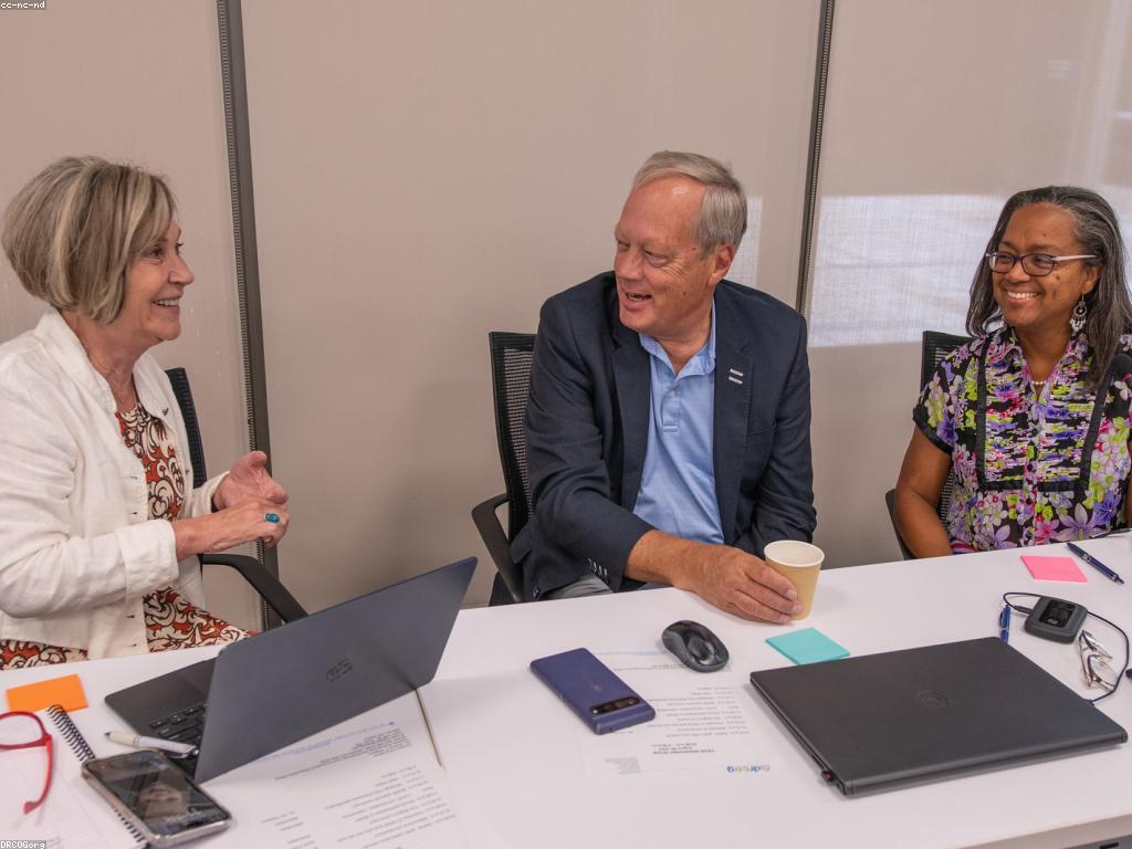 ព័តមានស្តីពីក្រុមហ៊ុន